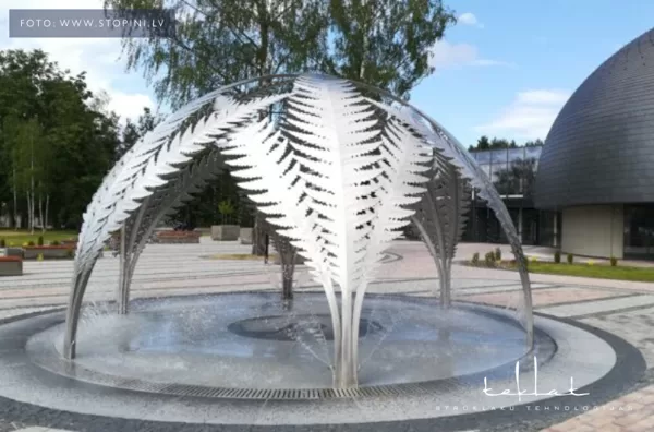 Sausā strūklaka pie Stopiņu novada kultūras centra / 2020. gads