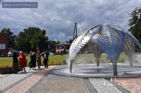Sausā strūklaka pie Stopiņu novada kultūras centra / 2020. gads