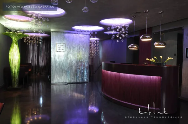 Ūdens siena SPA salonā "СПА БЕЗ ДНА", Pleskava (Krievija) / 2012. gads